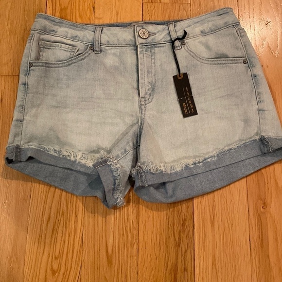 Refuge jean shorts - Picture 1 of 4